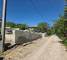 Spre vânzare teren de 6 ari, în sector de vile, 25 km de oraș, cu o ..