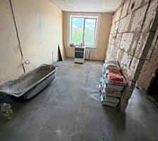 Продам 2-х комнатную квартиру в самом центре 4 эт/5 эт