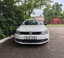 Volkswagen Jetta, 2013 год, нейтральные номера