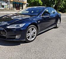 Тесла Модель S 70D на черном салоне. Калифорния. Не бита не крашена.