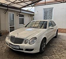 Продам Mercedes-Benz E-Class (W211), 2009 год