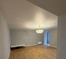 Продам квартиру 94 кв. м., 2/3, ул. Пушкинская/Успенская.
