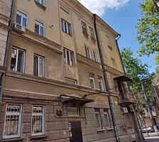 Продам 1-комнатную сталинку, Богдана Хмельницкого, 3/5 эт.