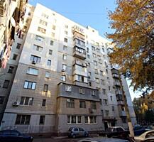 Продам 3-комнатную квартиру, ул.Сергея Ядова / Слободка