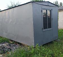 Вагончик кунг бытовка утепленный c окнами, внутри стеллажи и буржуйка