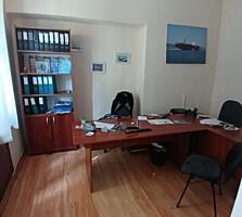 Продам 3комн. кв-ру ул. Дерибасовская-Екатерининская 80 м+подвал 57м.