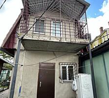 Продам дом в общем дворе