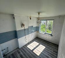 Продам Трехкомнатную квартиру в Корабельном районе (р-н 1 школы)