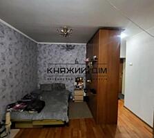 Продаж 1 кім. квартири на Воскресенці, Воскресенський бульв. 9. ...