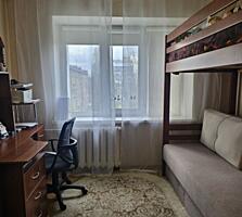 Продаётся двухкомнатная квартира. Деснянский район, улица Мілютенко, .