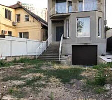 Продам двухэтажный дом 320 кв. м., Аркадия.