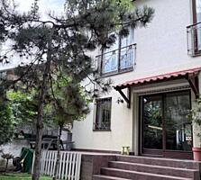 Двухэтажный дом + мансарда. Общая площадь дома: 240 кв. Участок: 3 сот