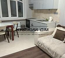 Продажа 2-х к. кв. студио по ул. Отто Шмидта 14а, 54/24/19 кв. м, 2/4