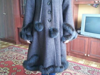 Пальто женское р-р 46-48, 1700 рублей