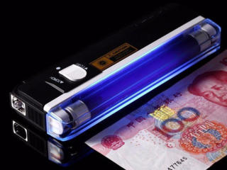 Ультрафиолетовый детектор валют PRO 4