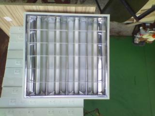 Продаем срочно недорого, светильники идеальные б. у. настенные.