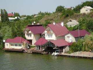 Дом на берегу реки Днестр в с. Маяки, номера, баня, рыбалка.