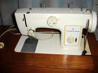 Продам швейную машинку "Чайка-132 М"