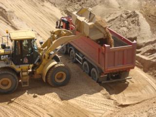 Песок сеяный доставка 2,4,7,8,9,13,15 тонн песка ЗИЛ КАМАЗ в Терновке