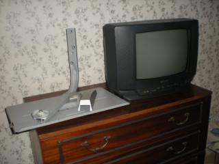 Продаю кронштейн-подставку для крепления телевизора на стену