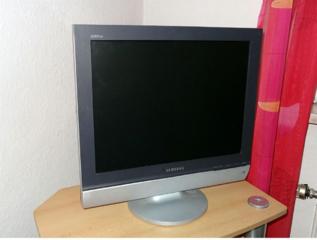 LCD Телевизор из Германии Samsung (51cm)