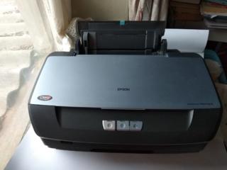 Продам струйный принтер Epson R270 на запчасти, работал мало неизношен