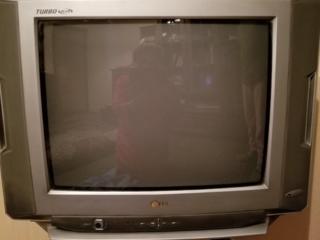 Продаю телевизор LG-700 лей