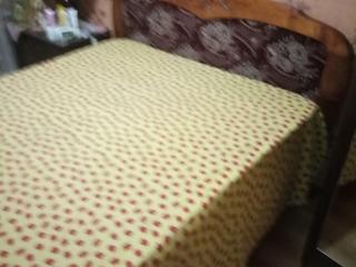 Продается двуспальная кровать без матраса 1000 лей