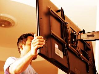 Установка кронштейнов и монтаж телевизоров любых размеров на стену