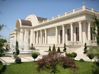 Excursie gratuita la Palatul Grand Elysee