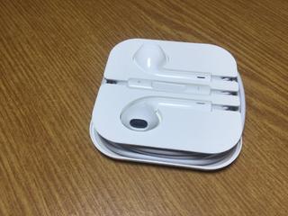Продам новые original Apple EarPods 3.5 mm.