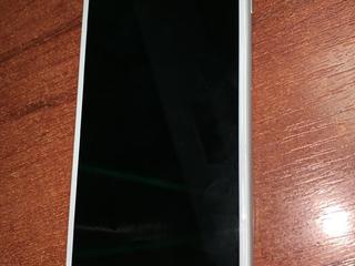 Vând Iphone 6Plus, Silver, stare bună, preț accesibil
