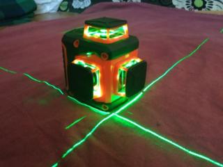 Продам новый 3D лазерный уровень. С зелеными линиями!