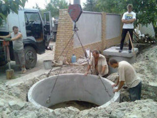 Бетонные кольца доставка копаем вручную и техникой канализации траншеи бетоновырубка