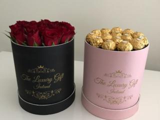 Cutii rotunde pentru flori si cadouri