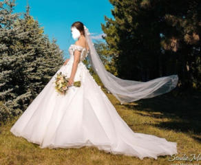 Продаю шикарное итальянское свадебное платье в отличном состоянии.