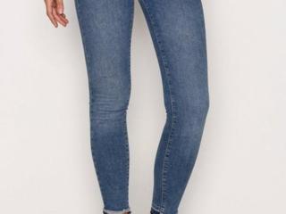 Продам новые джинсы скинни vero moda