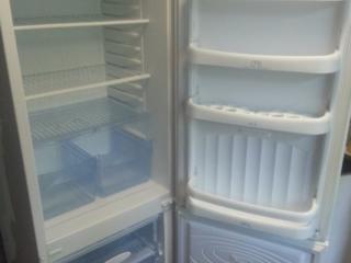 Холодильник "Днепр" 2-камерный, морозилка внизу, 5000 грн.