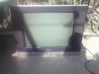 Продам телевизор 450 лей