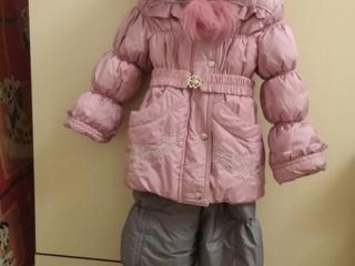 Продам зимний комбинезон для девочки, 350 рублей.