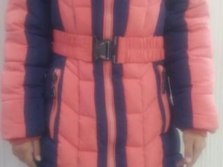 Продам теплое пальто на девочку рост 128-132. 200 руб.