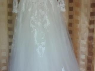 Продаю изящное свадебное платье и накидку (размер - 46). Для невесты.
