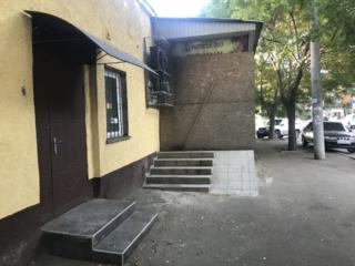 Сдам фасадный офис на Серова/ Разумовская