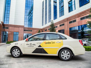 Lucrează ca șofer de taxi în Moldova