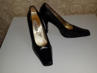 Женские туфли.