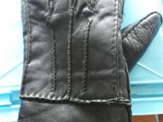 21 января утеряна мужская перчатка черного цвета