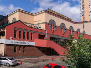 Административное здание 3740 м2 ул. Вячеслава Черновола