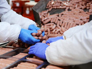 Требуются разнорабочие на мясокомбинат и рыбный завод в Польше.