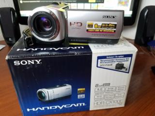 Продам видеокамеру Sony HDR-CX100Е в идеальном состоянии. 1500руб.