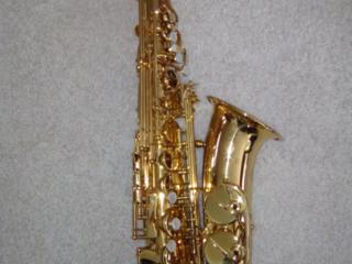 Альт саксофон Jupiter JP-1167GL-Q(JAS 1100Q)